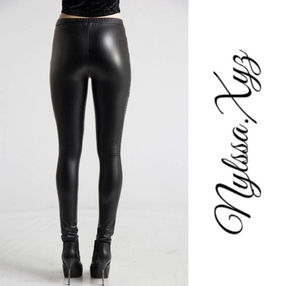 FAUX LEATHER MOTO PANTS IN BLACK - Picture 4 of 8